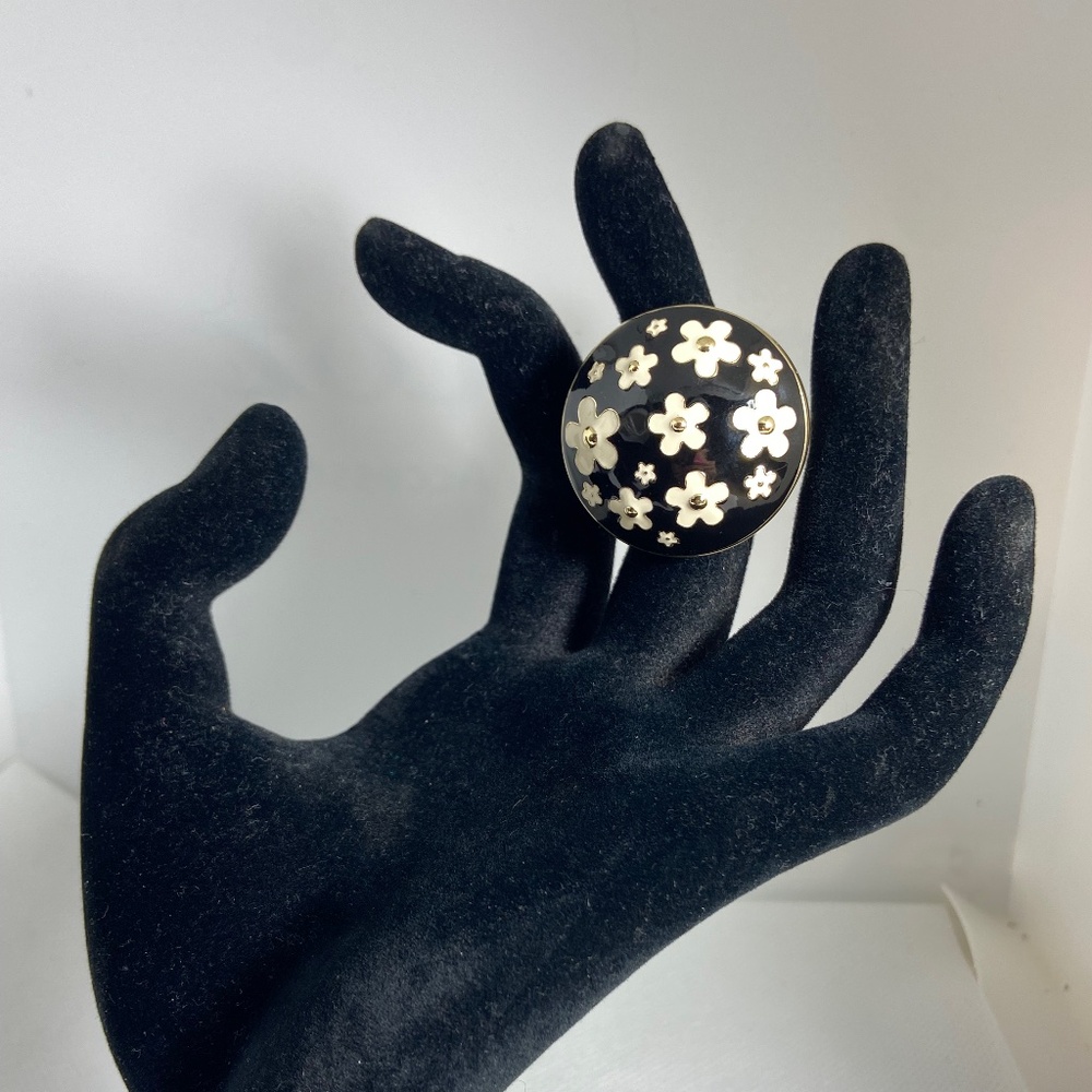 Marc Jacobs Daisy solid perfume ring